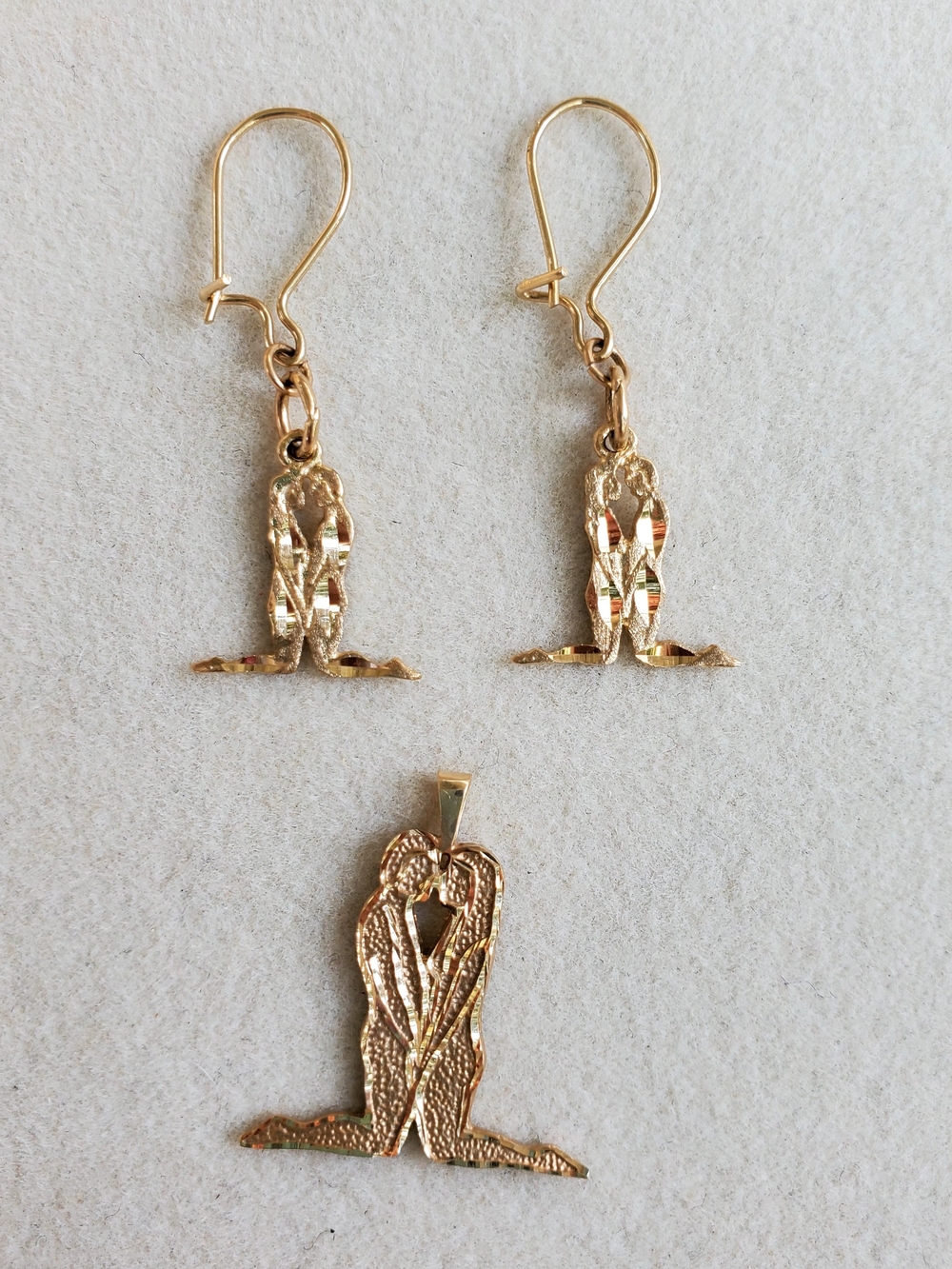 10K Solid Gold Pendant & Dangle Earrings Set | 3.25 g